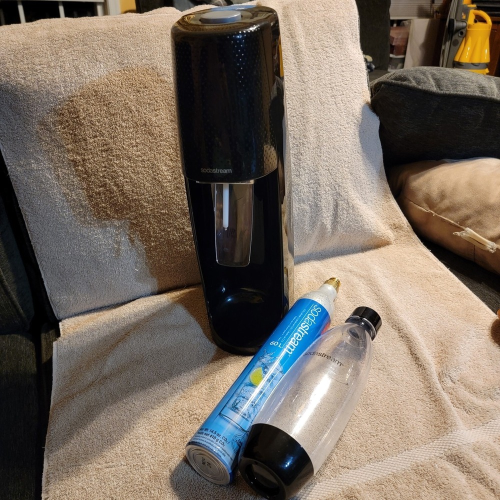 Sodastream co2 Fizzi Soda Maker Sparkling Water Machine TESTED